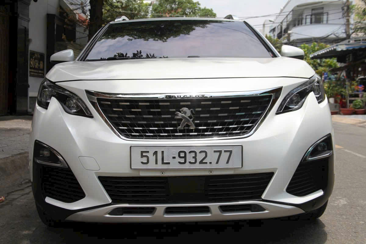 ►  PeuGeot 3008 2019 Bản cao cấp cửa sổ trời toàn cảnh 02 ghế điện