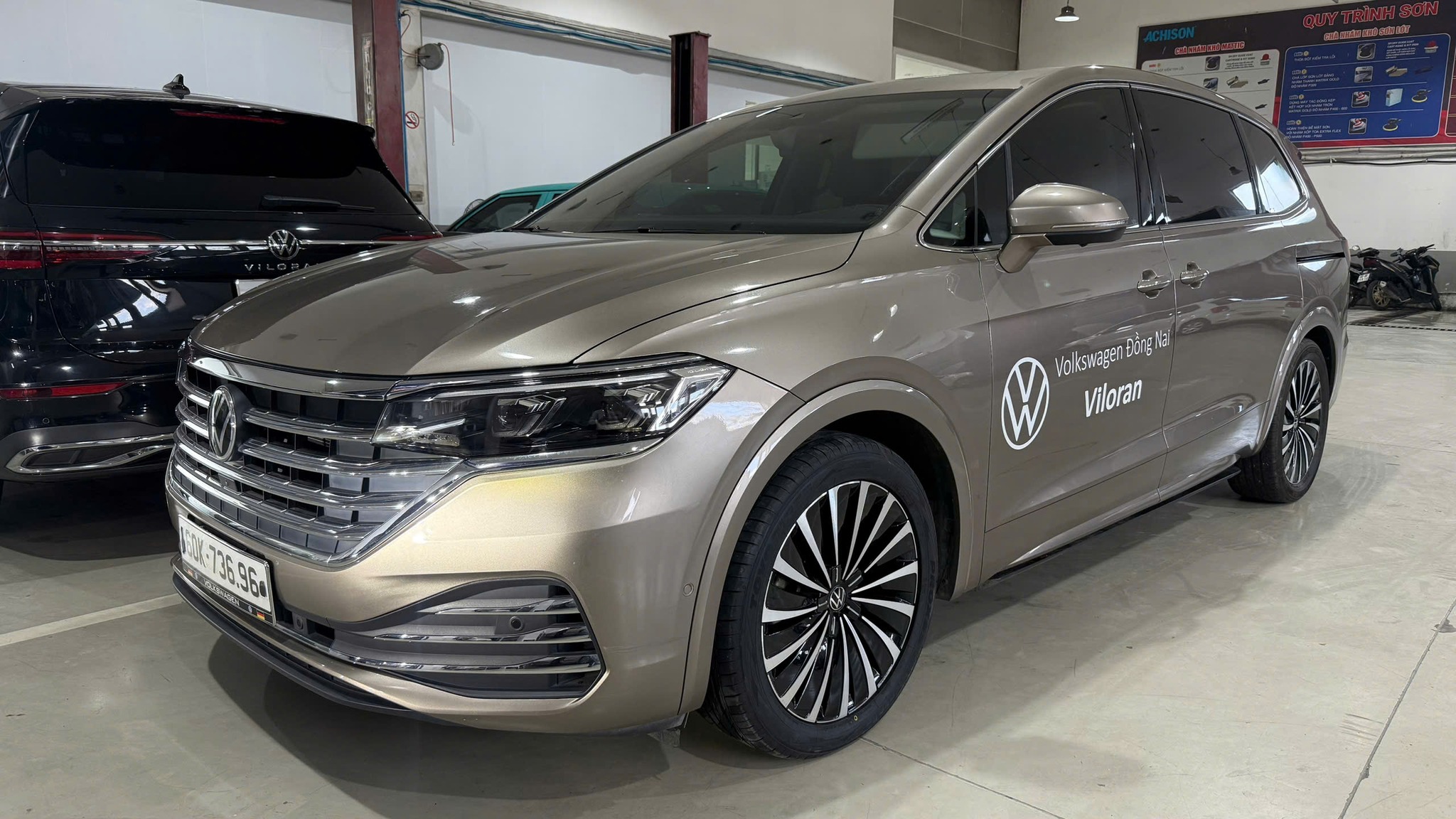 VW Viloran Luxury - Vàng | 2024 | ~43.000 km