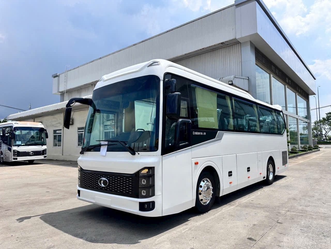 THACO CRUIZER 95S 270Ps – ĐẲNG CẤP XE BUS GHẾ NGỒI THẾ HỆ MỚI 2025