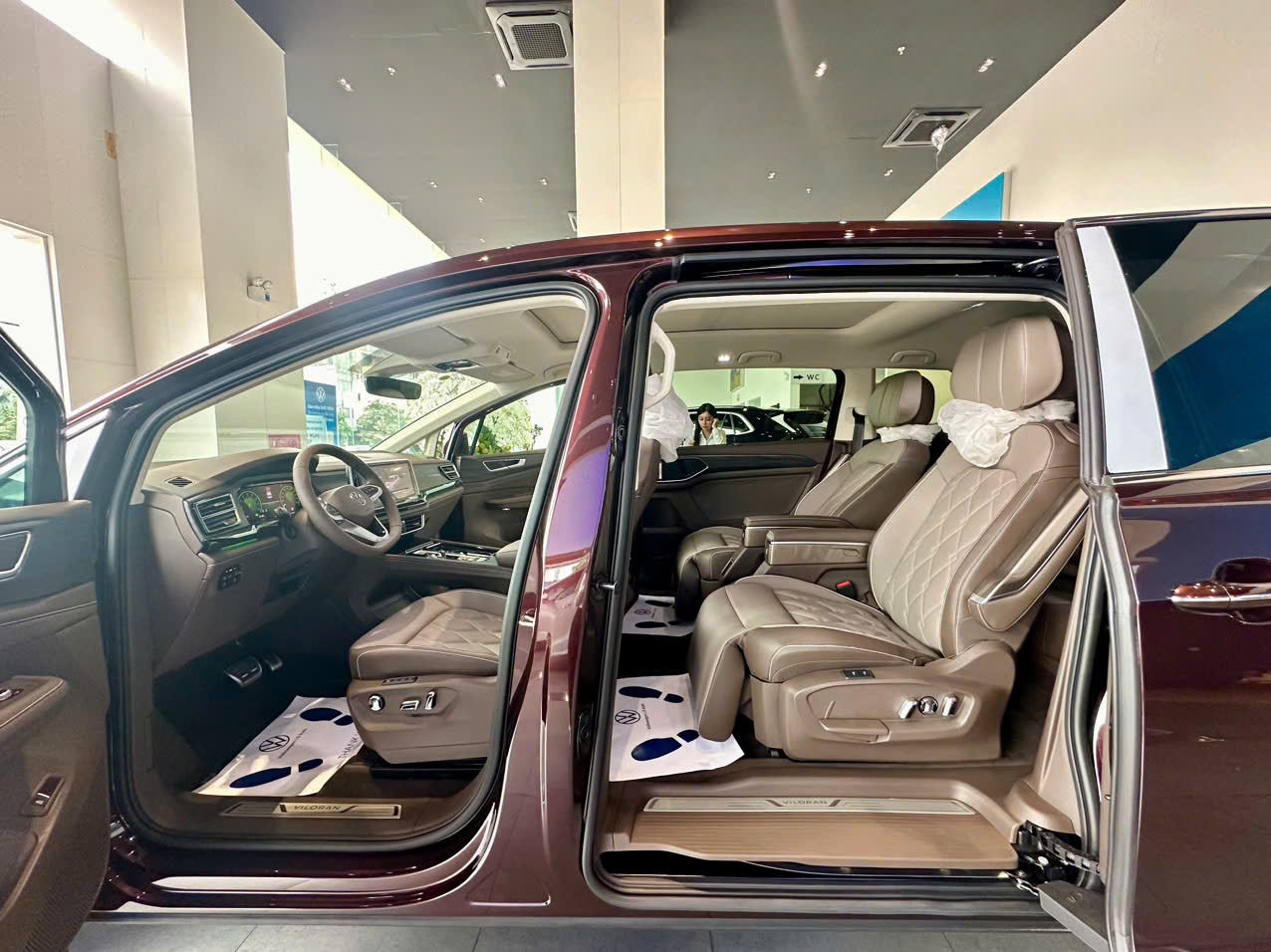 VOLKSWAGEN Viloran – Biệt thự di động không gian sống cho người thành đạt