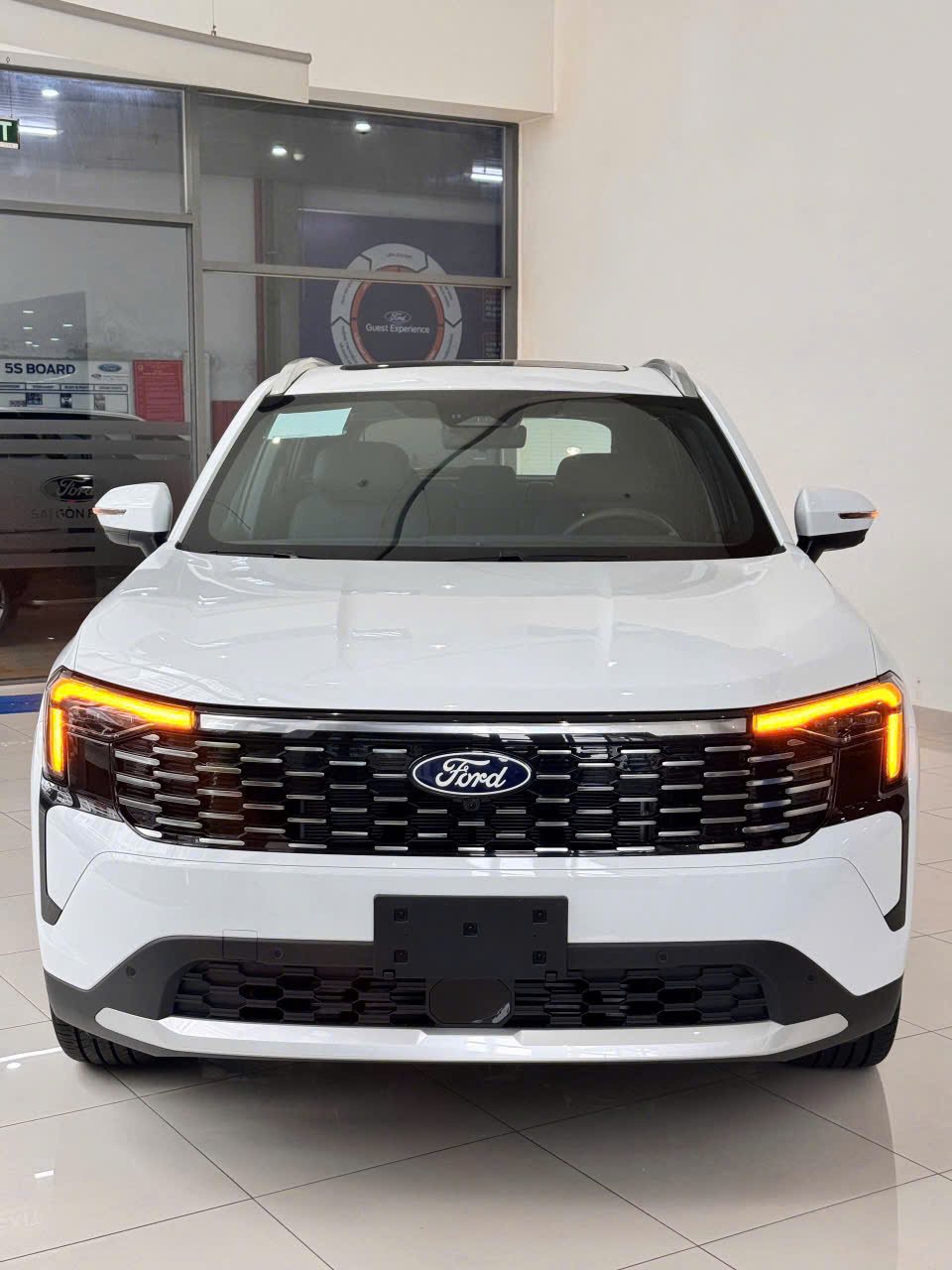 Ford Territory Titanium X sản xuất 2026 chỉ 833 triệu