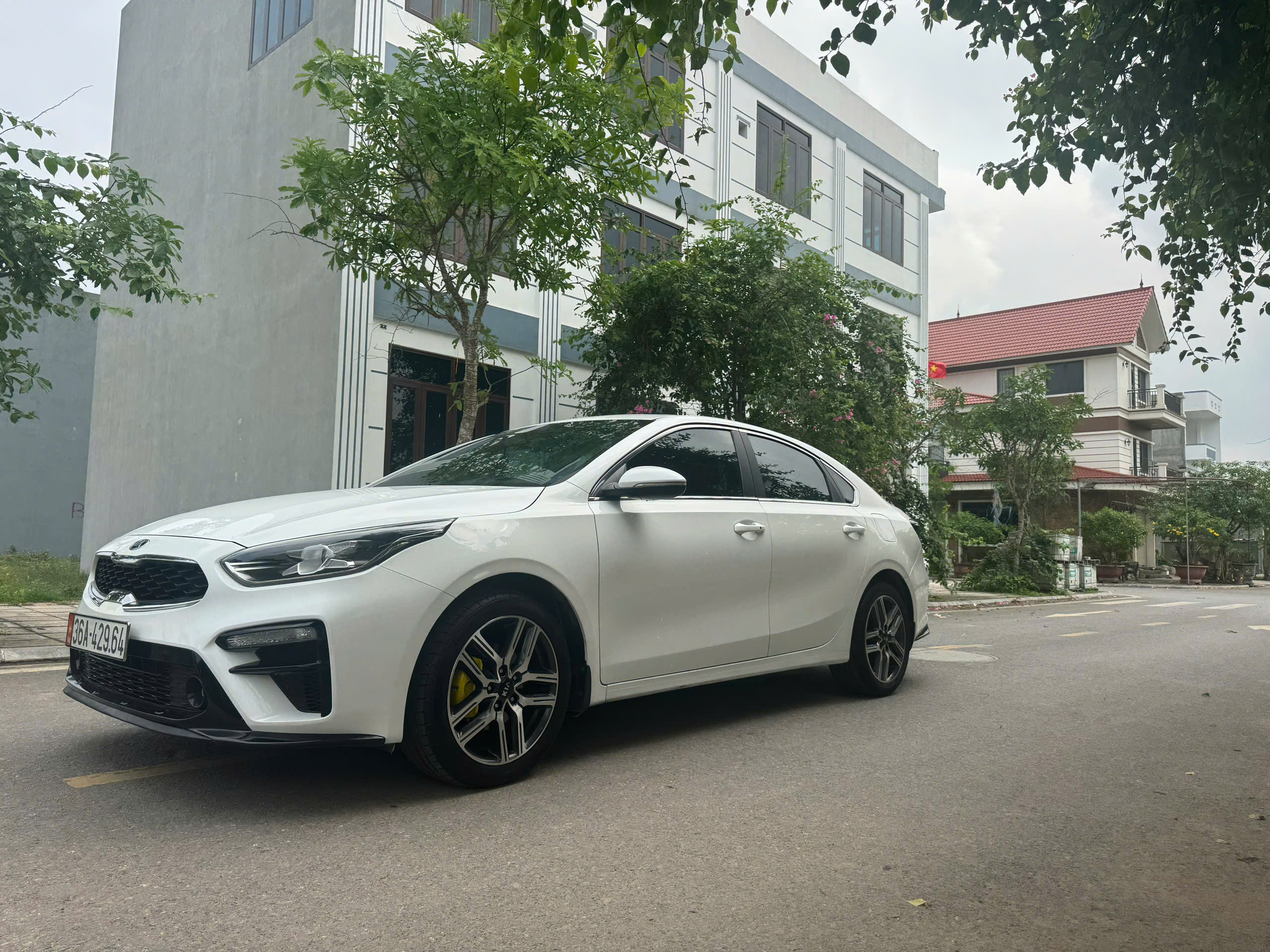 ►  BÁN XE 2019 BẢN PREMIUM – GIÁ TỐT
