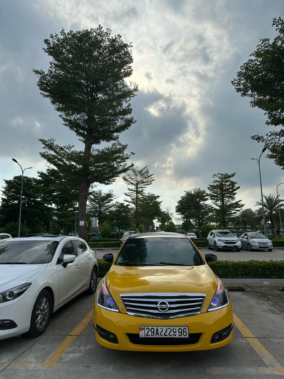 ► Em cần bán xe nissan teana 255 triệu.
