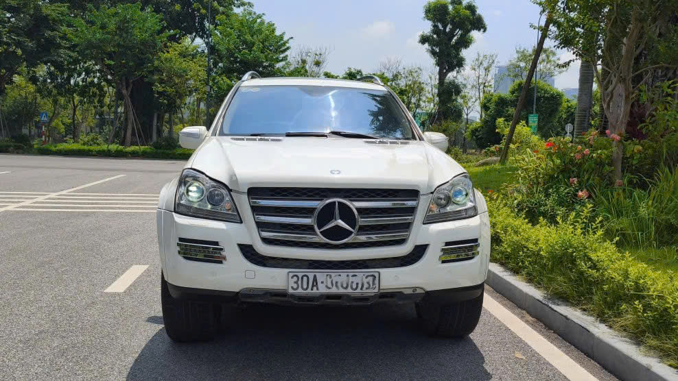 ► Mercedes-Benz GL550 2008