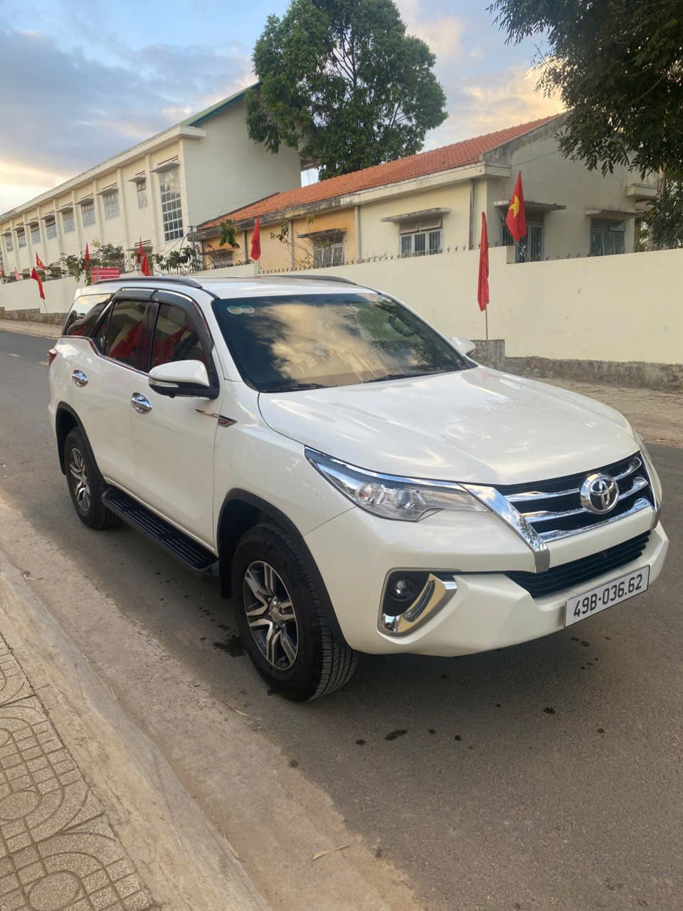 BÁN Toyota Fortuner 2017 SỐ TỰ ĐỘNG – MÁY XĂNG – BẢN ĐẸP