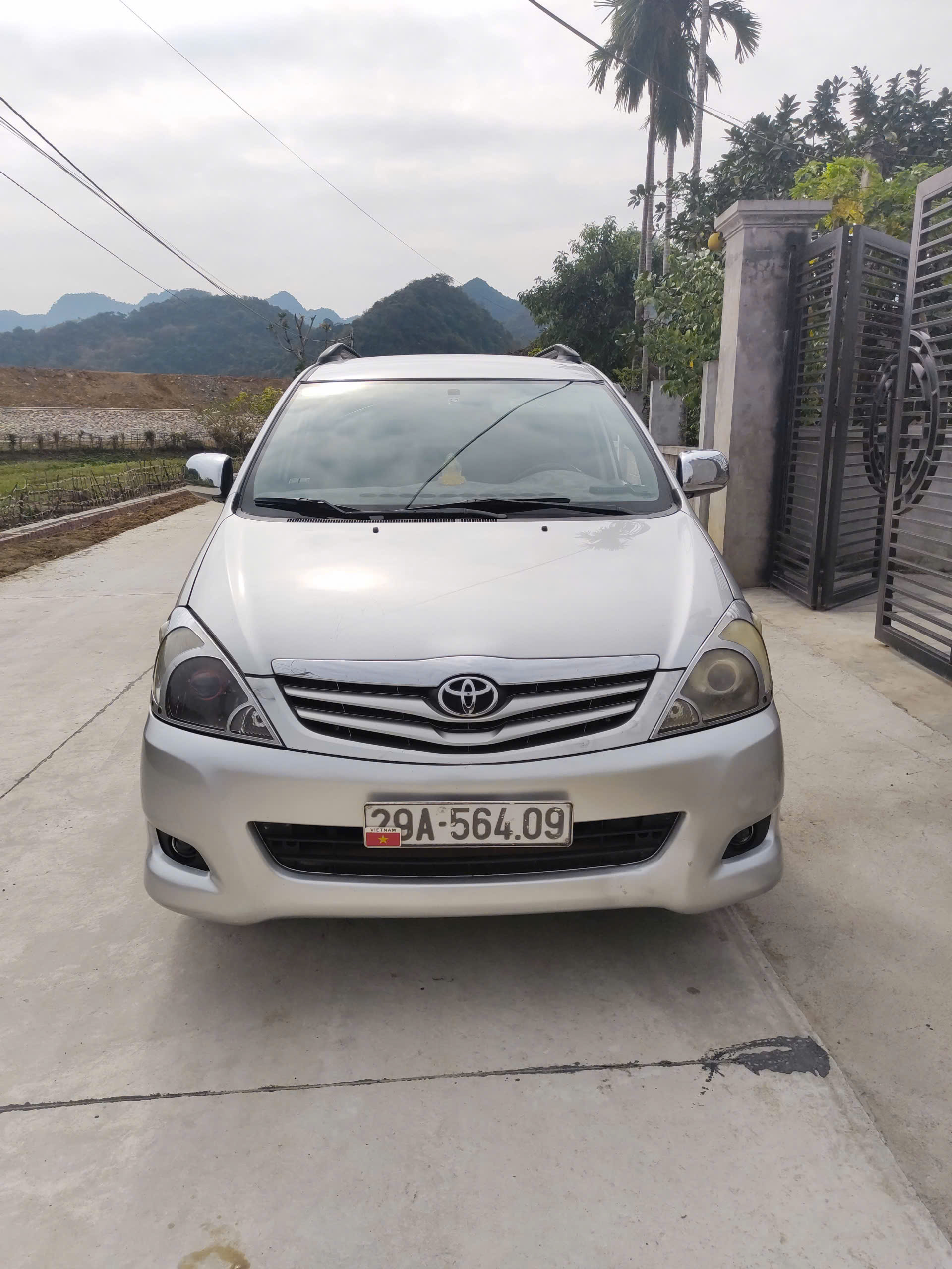 BÁN XE TOYOTA INNOVA G 2009 – SỐ SÀN – GIÁ 219 TRIỆU