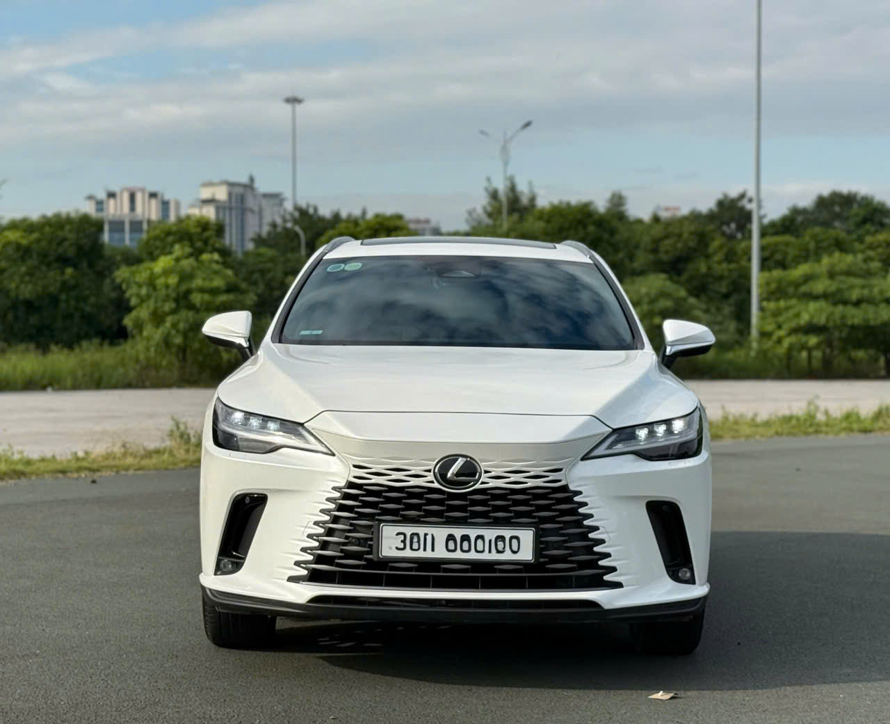 ►  LEXUS RX350 PREMIUM – XE MỚI NHẤT VIỆT NAM – ODO CHỈ 9.000KM